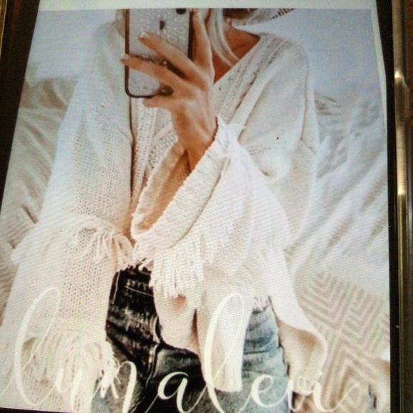 3xHP💝Ivory Boho vneck fringed sweater sz small - Picture 2 of 4